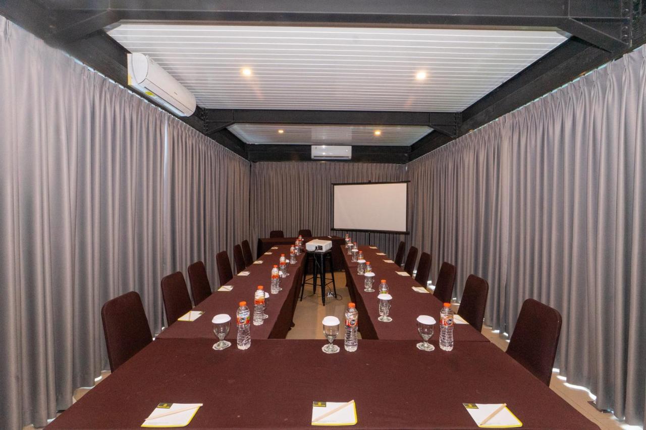 Hotel Summerville Маджаленка Екстериор снимка